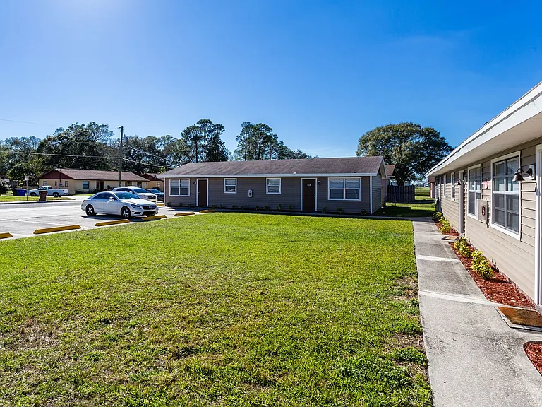 2229 Bryan St — Photo 13