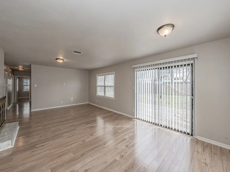 5805 Aton Ave — Photo 8