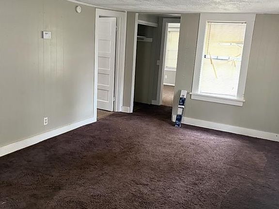 2nd image of 1016 S Jones Ln