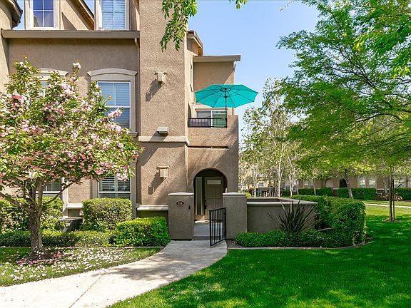 2nd image of 5350 Dunlay Dr Unit 516