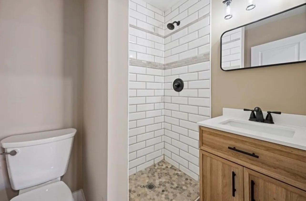 2 bed, 1.5 bath, 1100 sqft, $3,000 — Photo 2