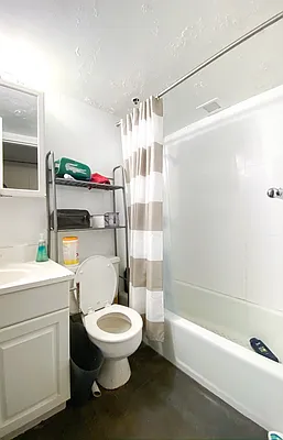 Rented by City Connections Realty | media 18