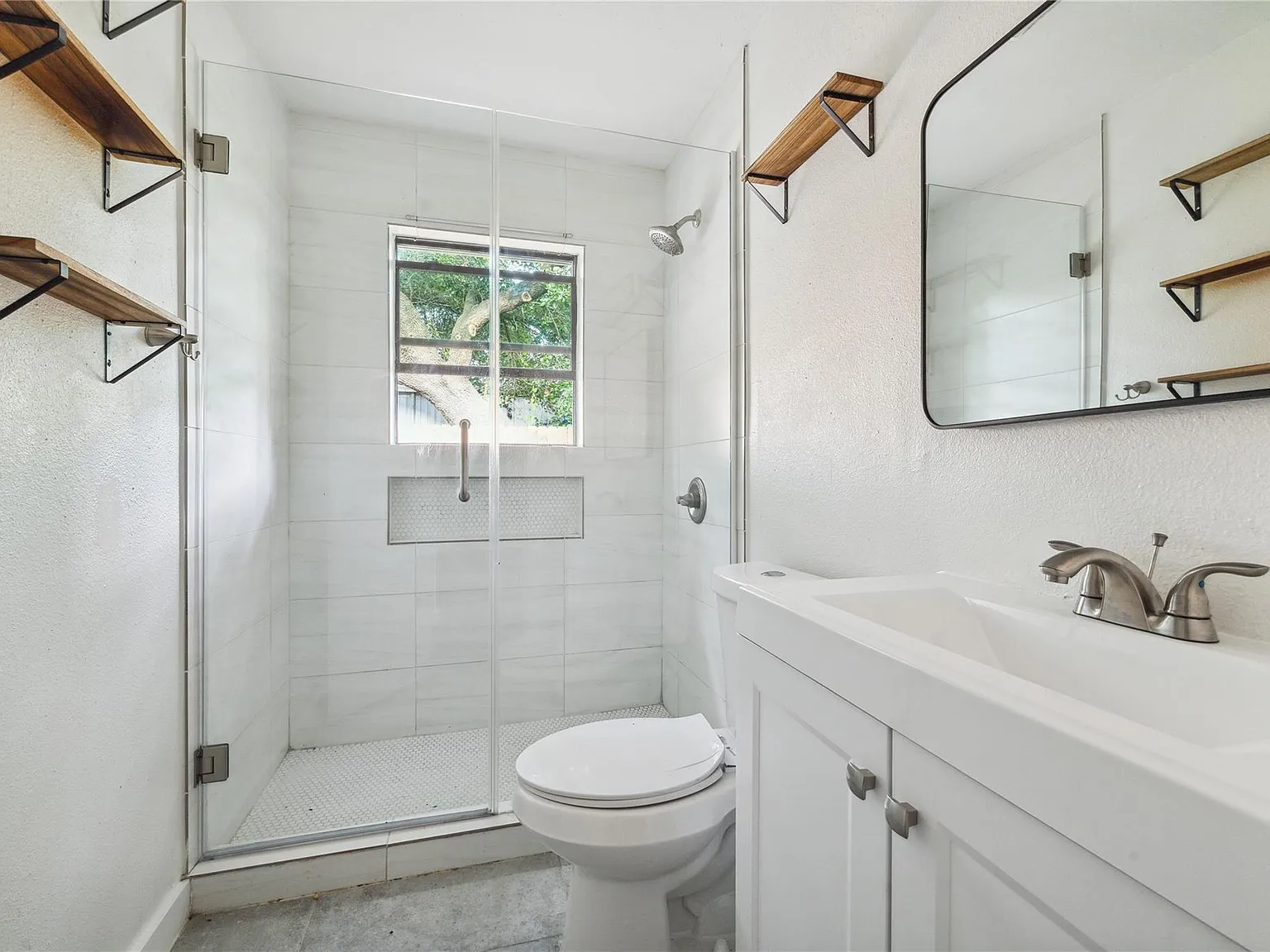 2 bed, 1.0 bath, 853 sqft, $1,175 — Photo 4