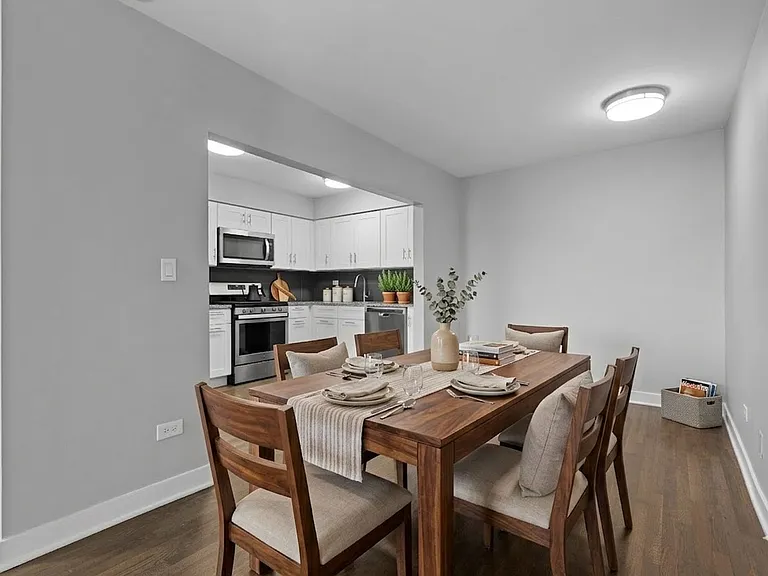 Victory Park Apartments — Photo 25