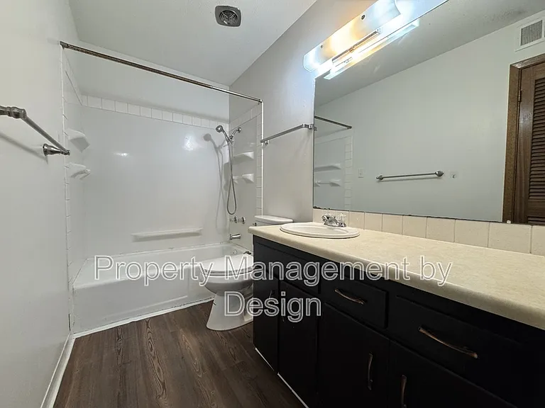 1033 5th St #6 — Photo 10