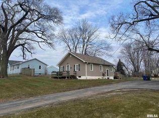 5207 N Pine St, Davenport, IA 52806