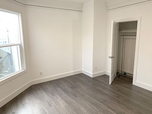 4th image of 2131 Grove St #2
