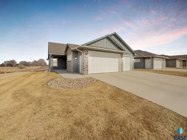 8912 W Windmill Ridge St, Sioux Falls, SD 57106