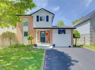 32 Enfield Dr, Cambridge, ON N1P1A5