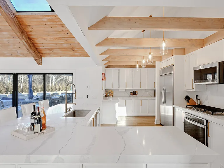 44 Greenleaf Ln — Photo 15