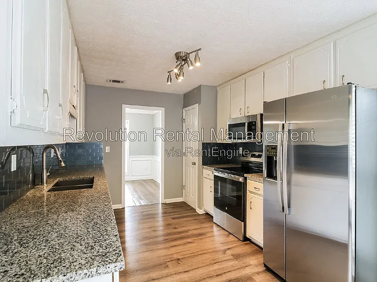 1055 Leighs Brook Way — Photo 18