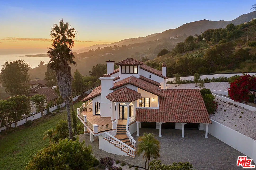 5 bed, 6.0 bath, 6013 sqft, $50,000 — Photo 1