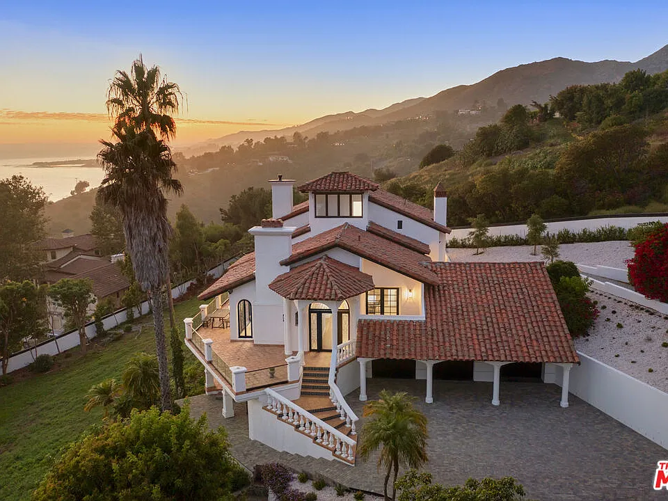 3909 Villa Costera