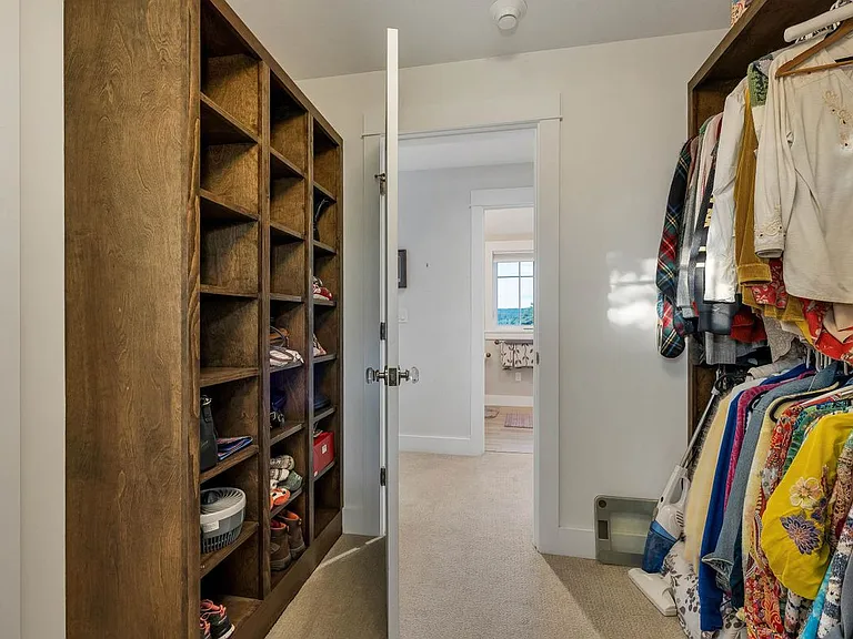 2 Lake St #B — Photo 29