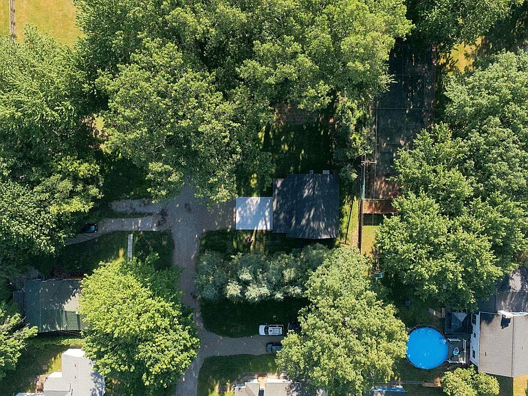 3117 Maplewood Dr — Photo 4
