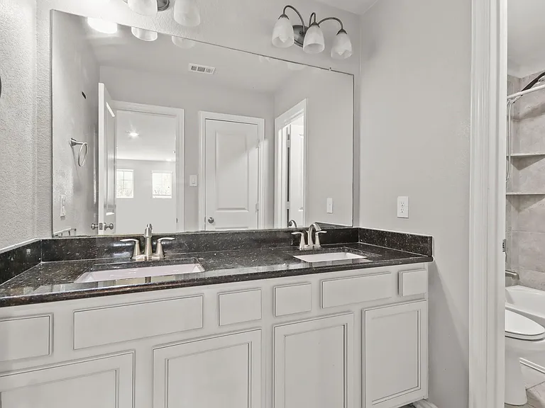 702 S Galley Dr — Photo 22