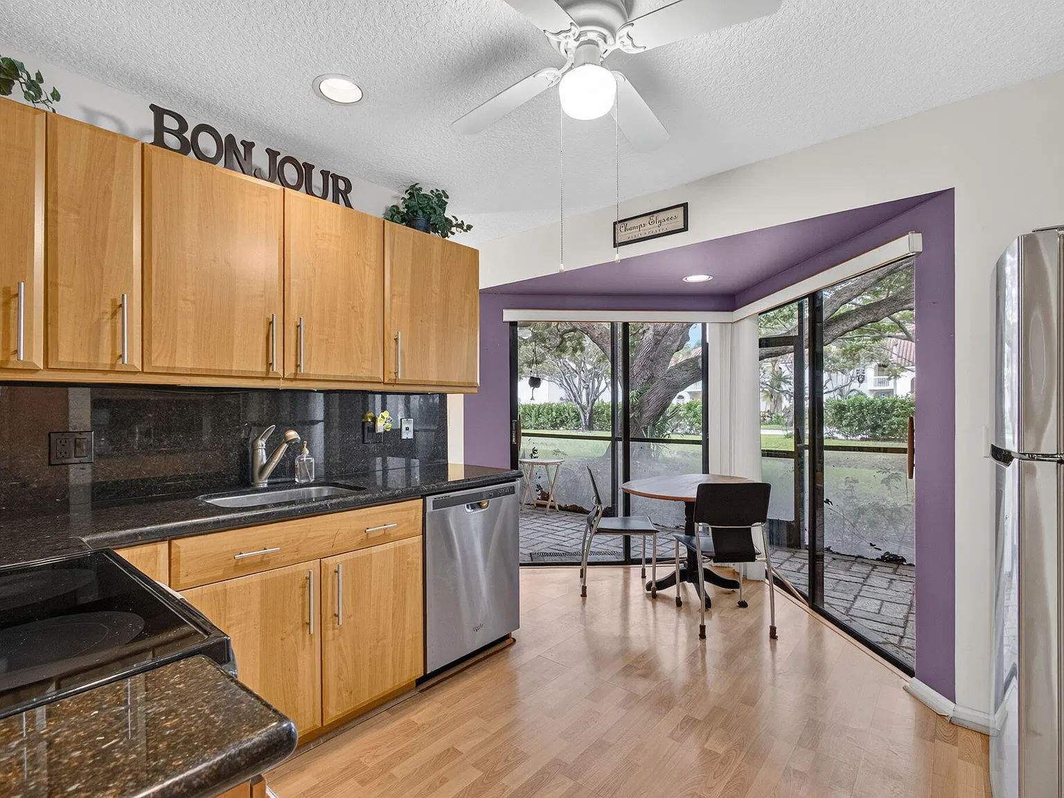 2 bed, 2.0 bath, 1400 sqft, $6,800 — Photo 4