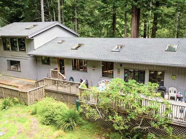 17560 Redwood Springs Dr, Fort Bragg, CA 95437