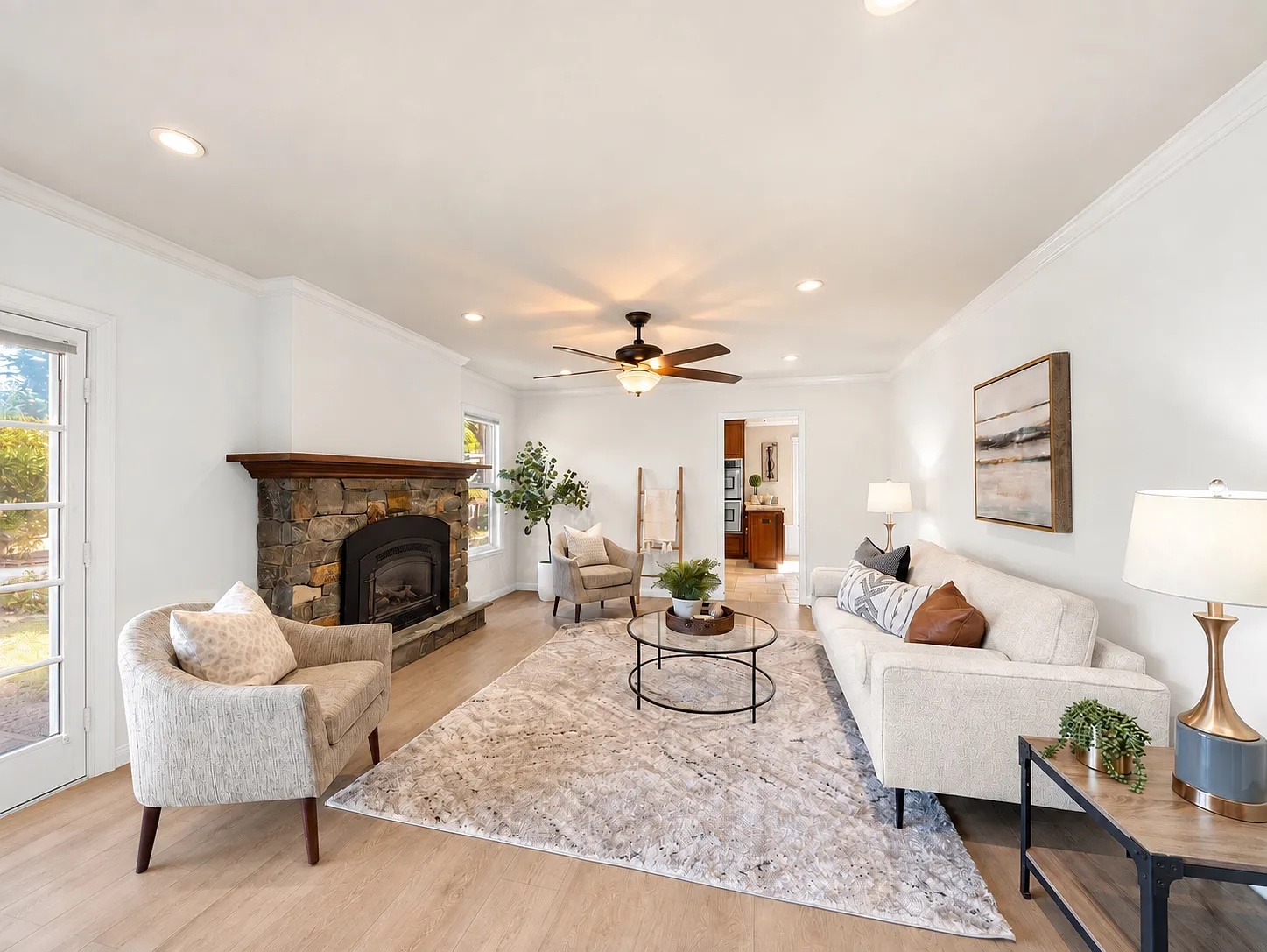 4 bed, 2060 sqft, $4,850 — Photo 3