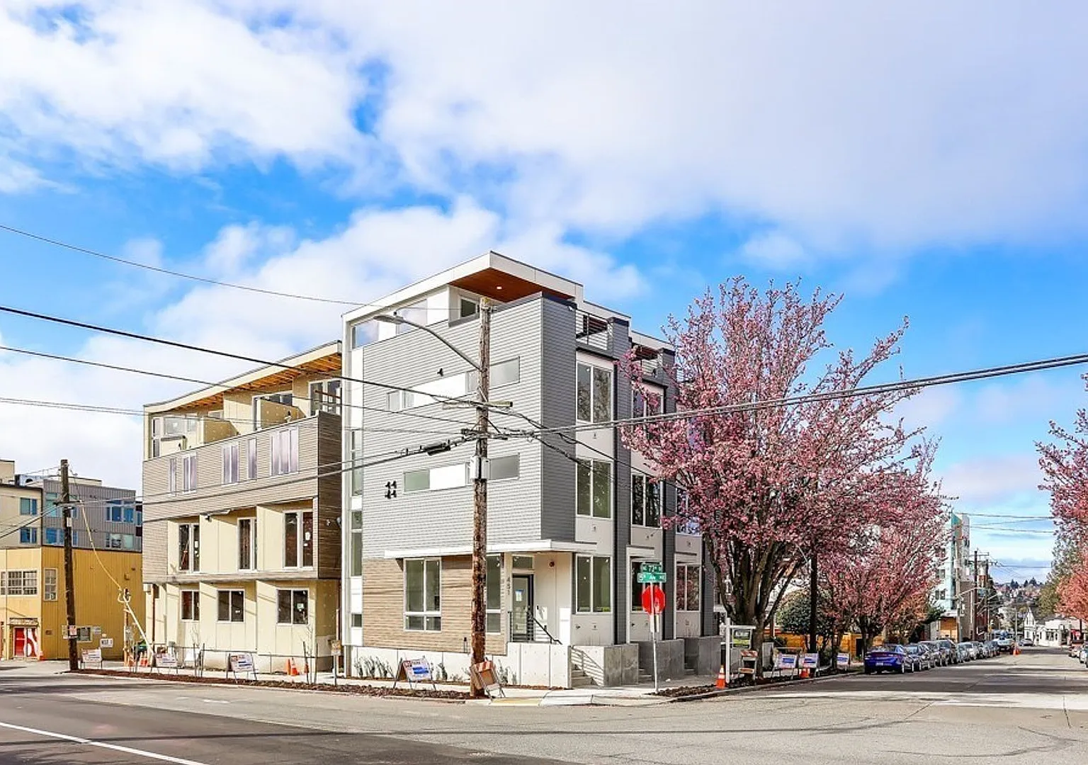 Chic Townhome at Green Lake — Photo 3