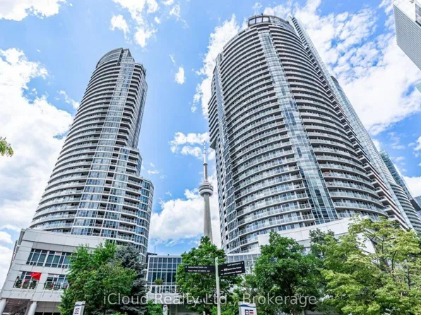 208 Queens Quay W, Toronto, ON