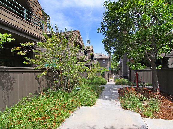 2nd image of 776 E California Blvd #1