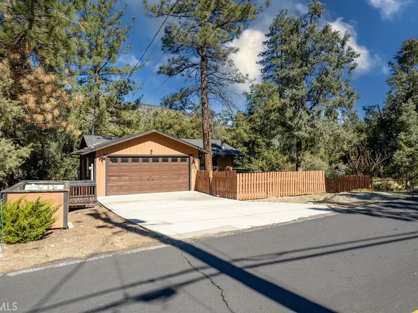 2233 Bernina Dr, Pine Mountain Club, CA 93222