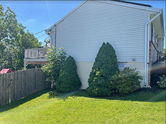 3rd image of 106 Mountain Blvd