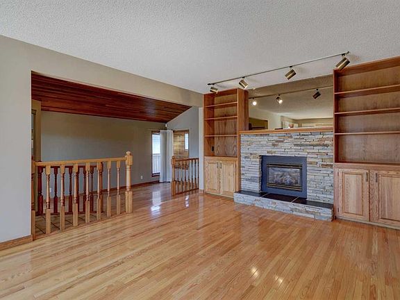 2nd image of 2328 S Munro Dr NE