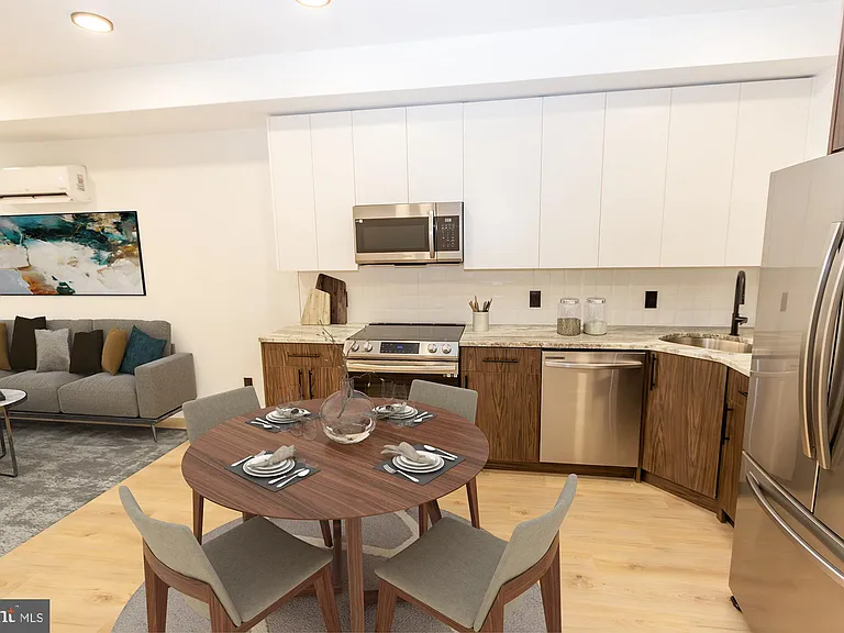3604 Melon St #2 — Photo 2
