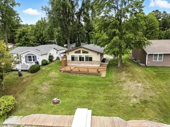 783 Quillett Dr, Beaverton, MI 48612