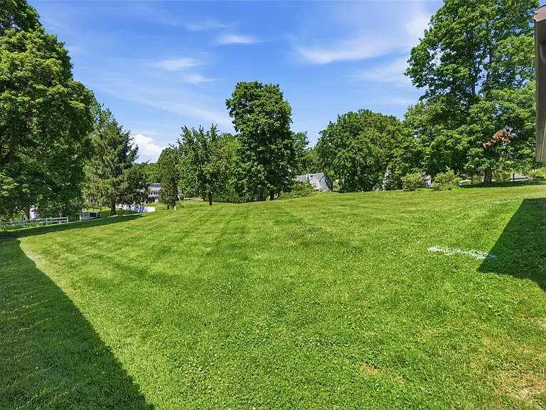 315 South Dr — Photo 30