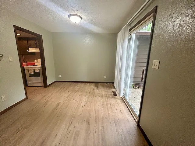 25588 Thelmadale Dr #25588 — Photo 3