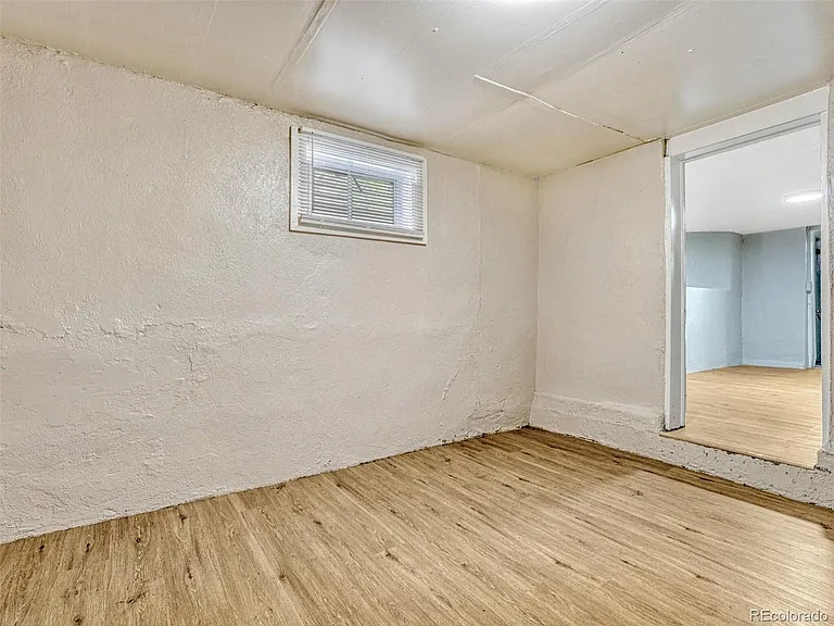 548 S Lincoln St #BASEMENT — Photo 17
