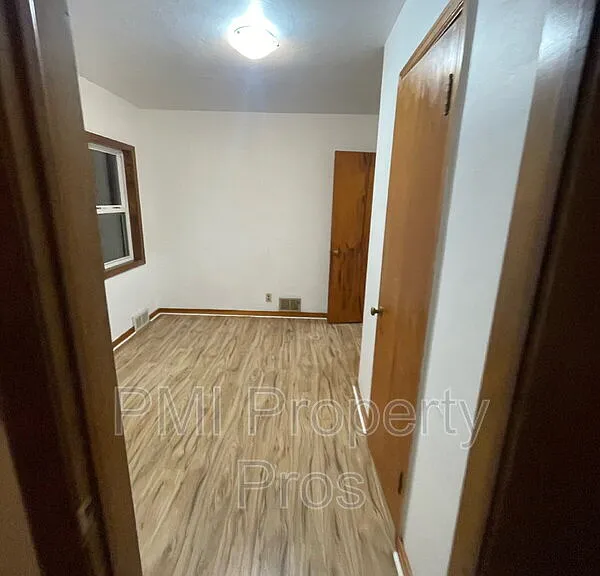 8573 N Granville Rd — Photo 12