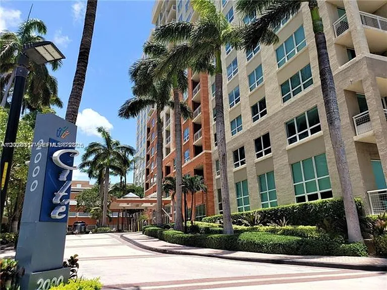 2000 N Bayshore Dr #614 — Photo 21