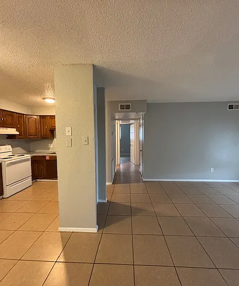 4018 Holly Rd #8 — Photo 2