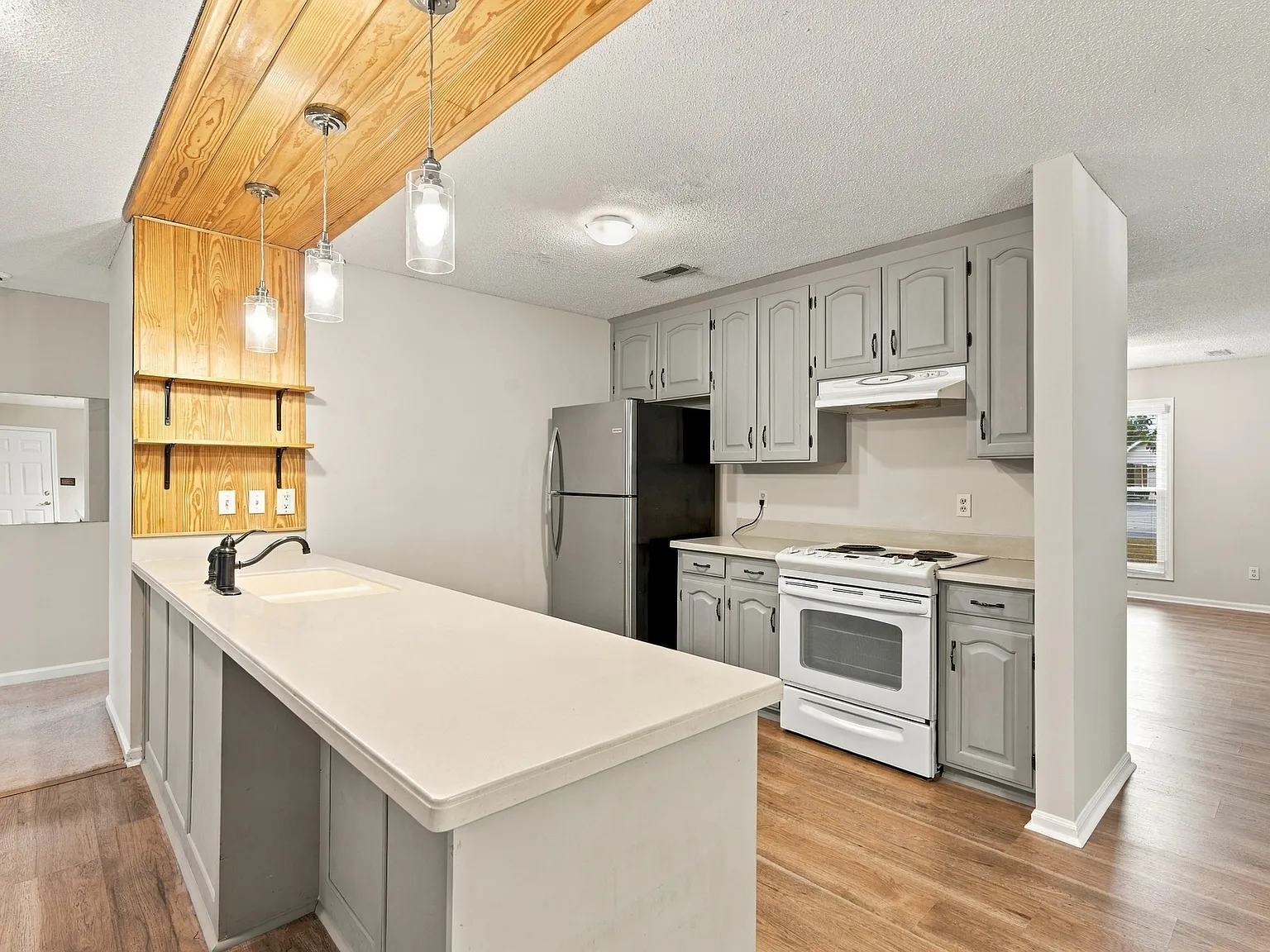 3 bed, 1493 sqft, $1,695 — Photo 3