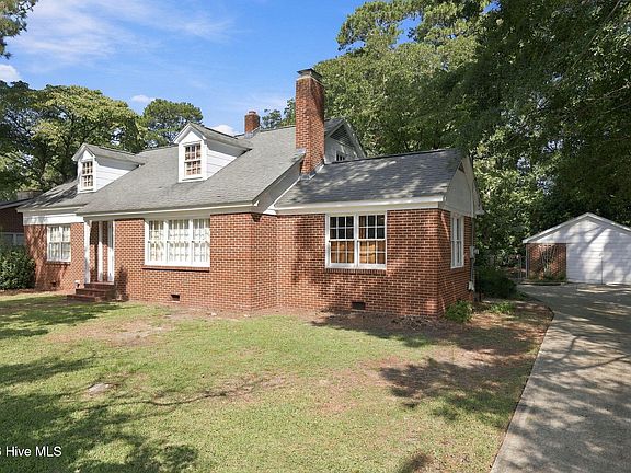 3rd image of 407 Cooper Drive