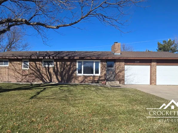 2209 N Apache Dr, Garden City, KS 67846