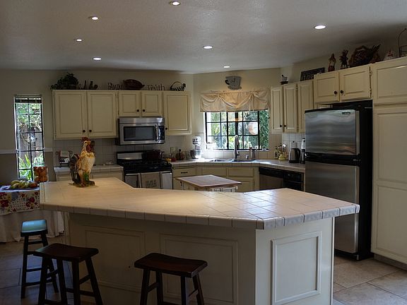 4th image of 15751 Augustine Ave