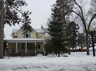 541 5th St, Traverse City, MI