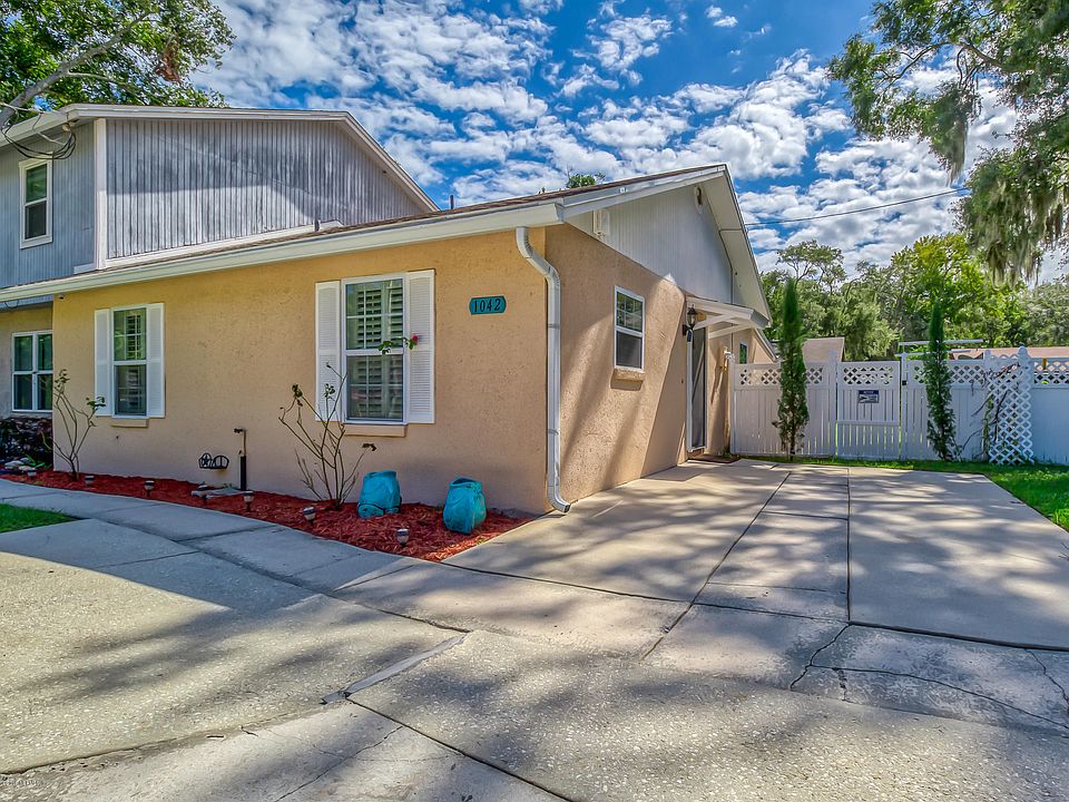 1st image of 1042 Assisi Ln