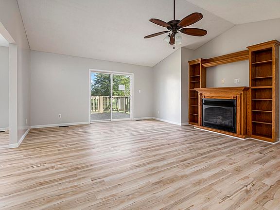 4th image of 5875 Winterset Dr