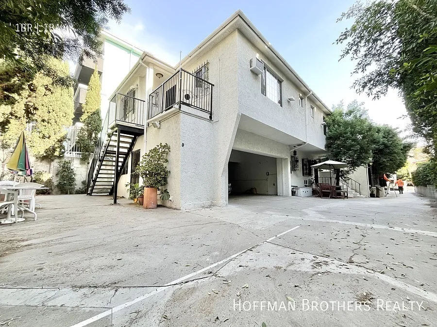 1403 N Vista St Los Angeles, CA 90046 — Photo 3