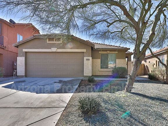 3rd image of 2879 W Jasper Butte Dr