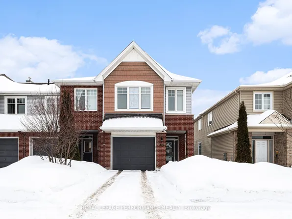 810 White Alder Ave, Ottawa, ON K1T 0G2