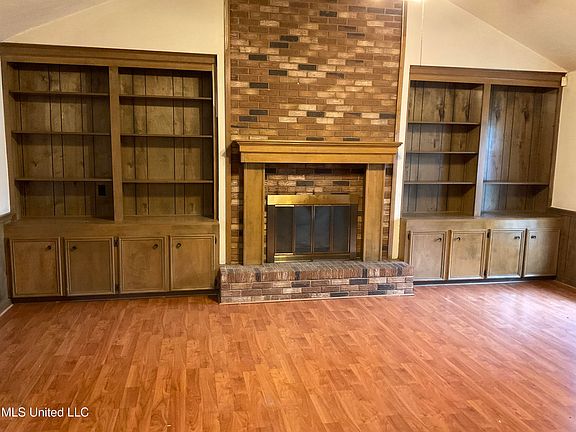 2nd image of 332 Brad St