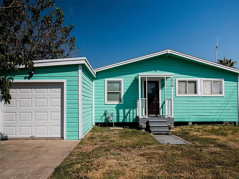 5910 Weber Ave — Photo 1