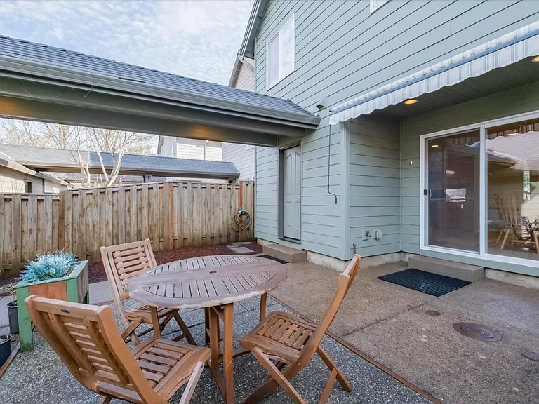 3519 SE Quayside St — Photo 46